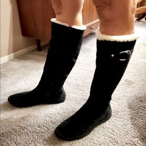 ❄️☃️Cole Haan sued water proof boots